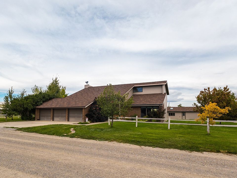 1st image of 313 Ponoka Ave
