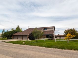313 Ponoka Ave, Valier, MT 59486