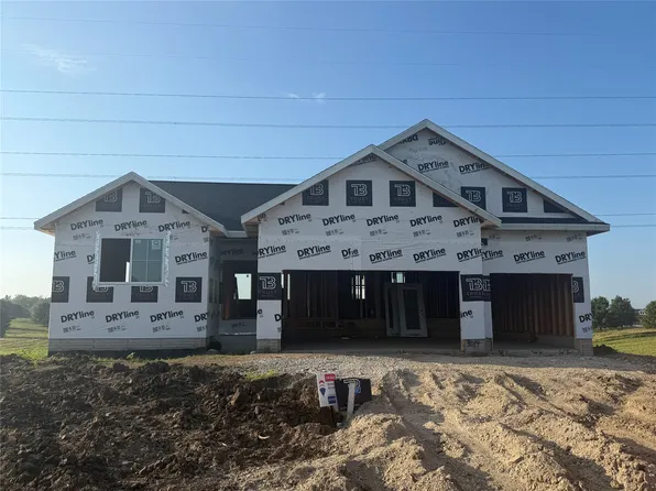 3014 Shady Lane Dr, Norwalk, IA 50211