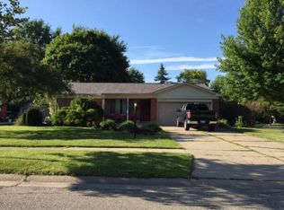 2381 Newbedford Dr, Troy, MI 48085