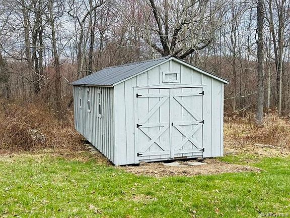 4th image of 280 Hall Hill Road