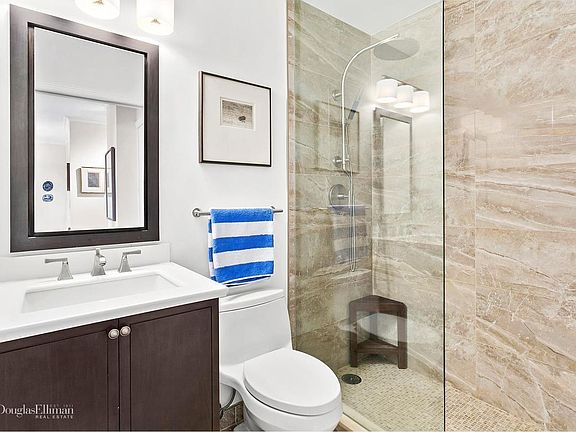 4th image of 300 E 54th St APT 19A
