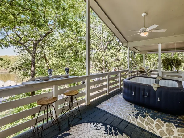 101 Tony Ln, Huntsville, TX 77320