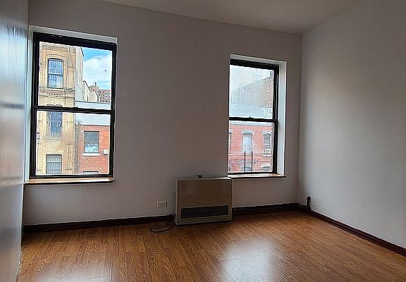 2nd image of 25 Ludlow St APT 4