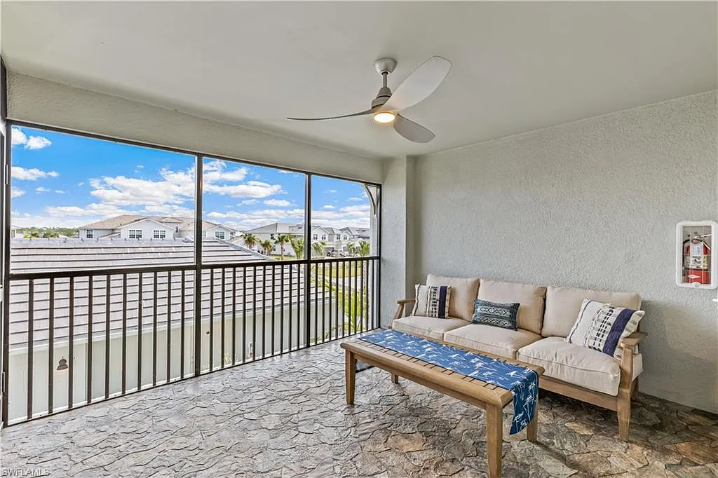 2 bed, 2.0 bath, 1366 sqft, $6,500 — Photo 2