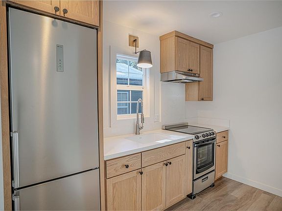 4th image of 8683 Rainbow Ave