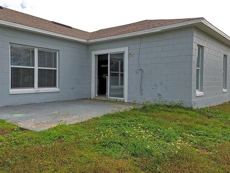 752 Paris Dr — Photo 3