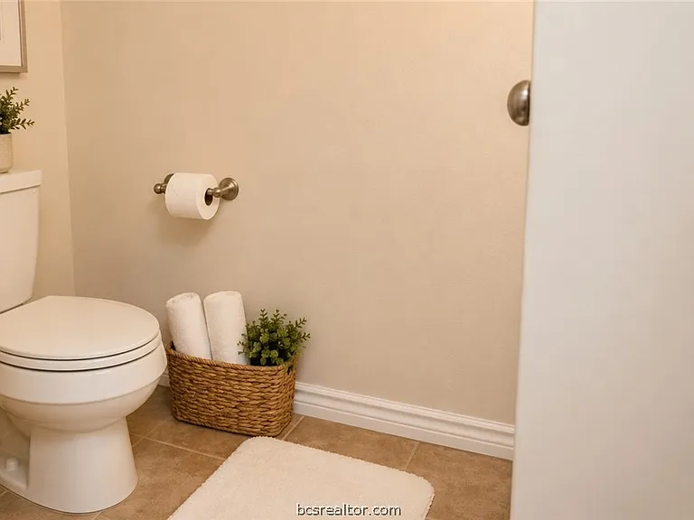 4660B Raymond Stotzer Pkwy — Photo 10