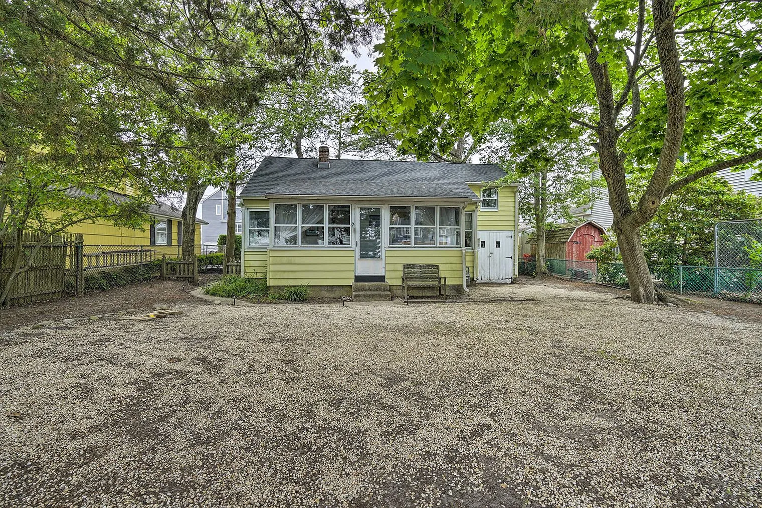3 bed, 1.0 bath, 1496 sqft, $4,745 — Photo 3