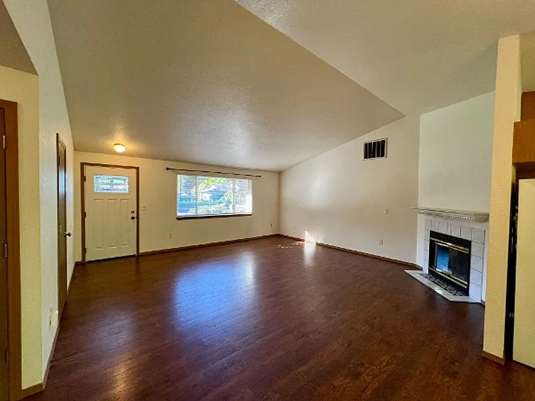 2422 Leach Ct SE — Photo 4