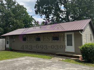 302B Pennsylvania Ave, Etowah, TN 37331