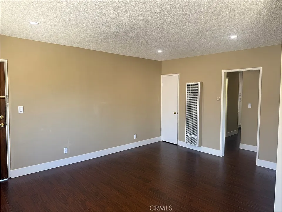 600 E Acacia Ave #6