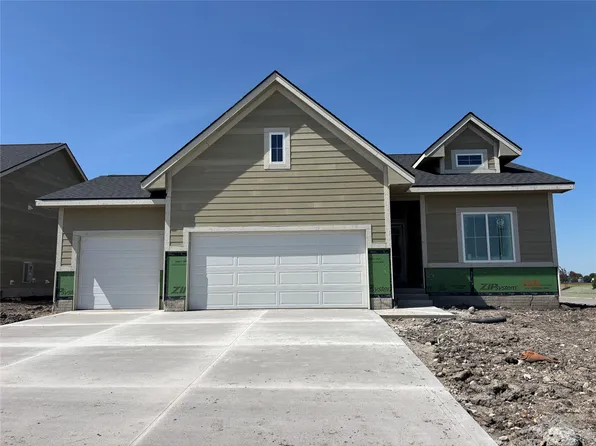 1105 SW 18th Ct, Grimes, IA 50111
