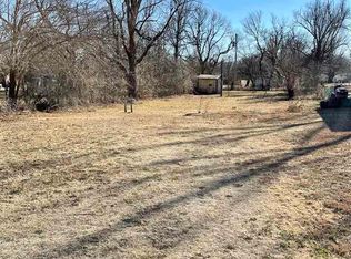 416 Ivanhoe St, Perry, OK 73077