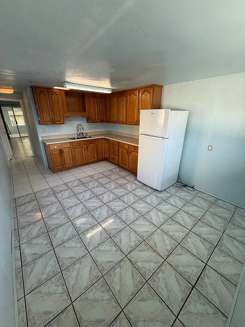 Affordable Apartment in Central San Diego — Photo 1