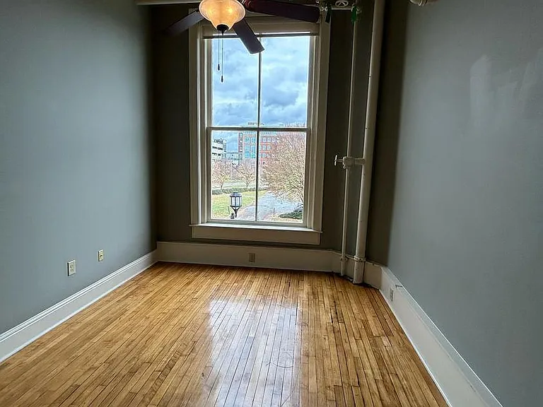 370 Cherry St — Photo 10