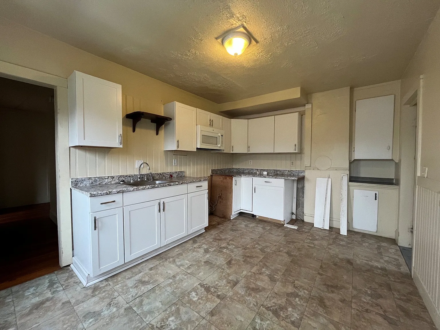 3 bed, $1,320 — Photo 2