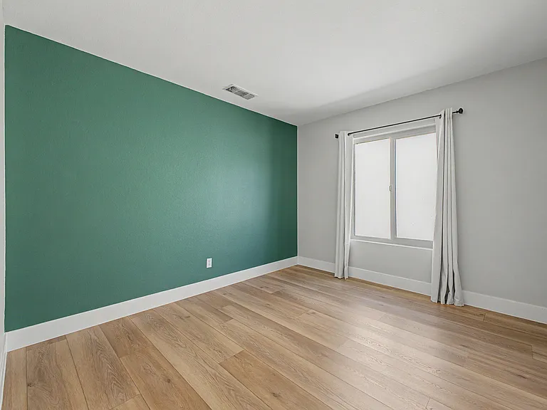 445 W Sereno Dr — Photo 15