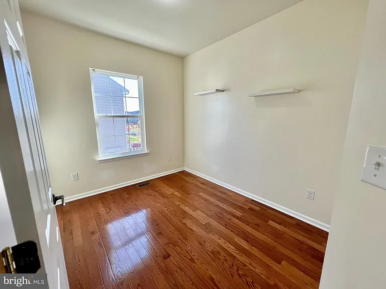 1329 Parish Ave — Photo 21