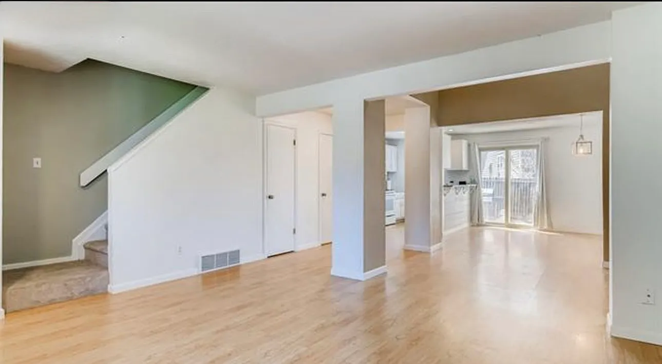 2 bed, 2.5 bath, 1222 sqft, $1,795 — Photo 2