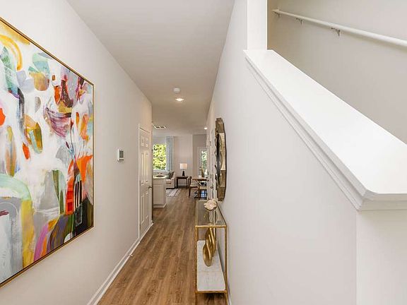 4th image of 5029 Oakwood Rd