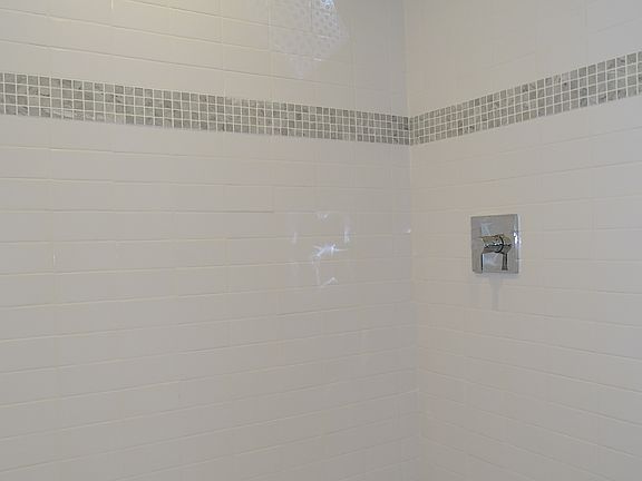 5th image of 13821 NE Miami Ct