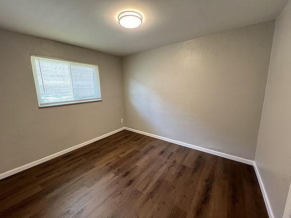 3rd image of 524 Rockdale Ave APT 4