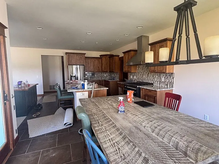 135 Emrie Ln — Photo 36