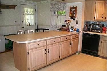 5th image of 10481 Roseway Blvd