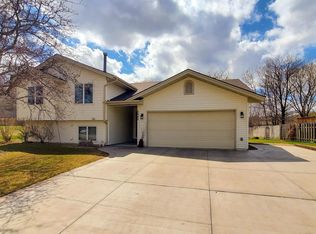 5682 126th St W, Apple Valley, MN 55124