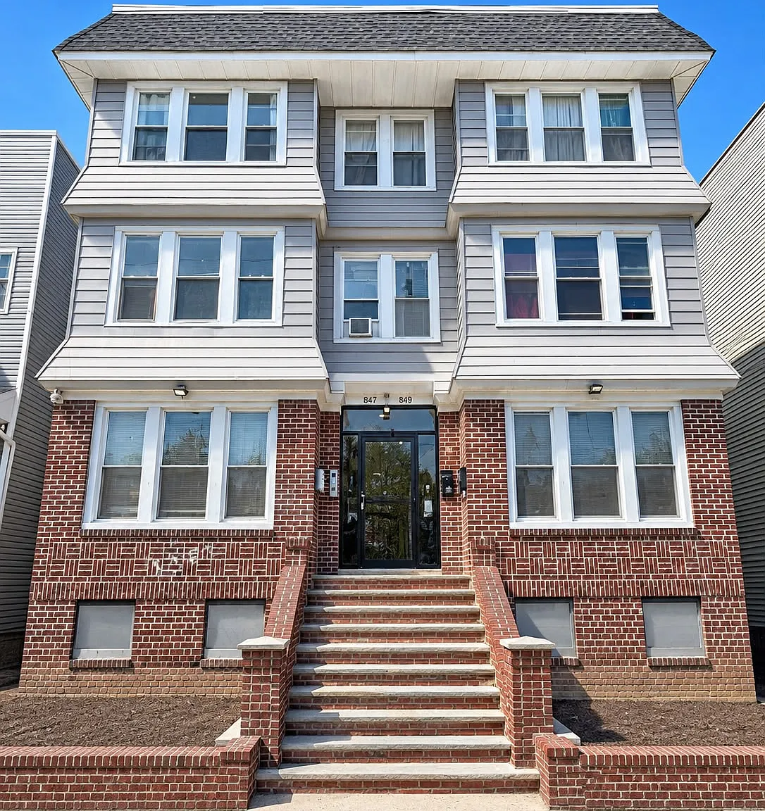 3 bed, 850 sqft, $2,295 — Photo 1