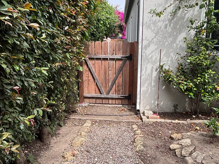 1008 W Micheltorena St #A — Photo 20
