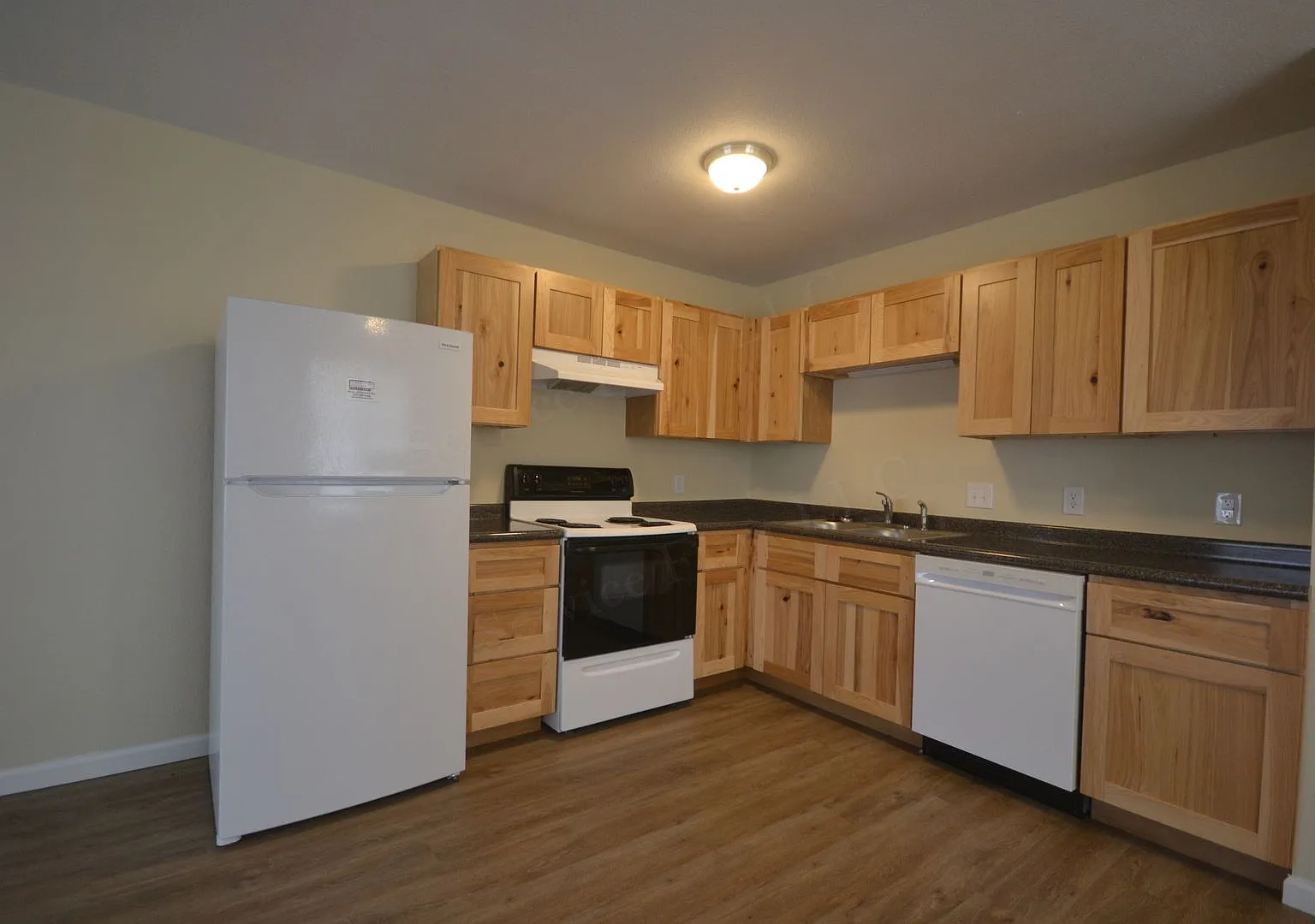 Deepwater Apartments — Photo 1