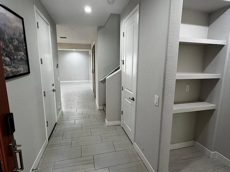 648 W Winchester Dr — Photo 10
