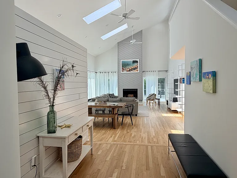 7 Midhampton Ct — Photo 5