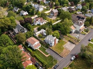 23 Clinton St, Valhalla, NY 10595