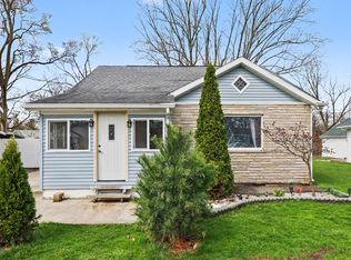 606 N 4th St, Sturgis, MI 49091