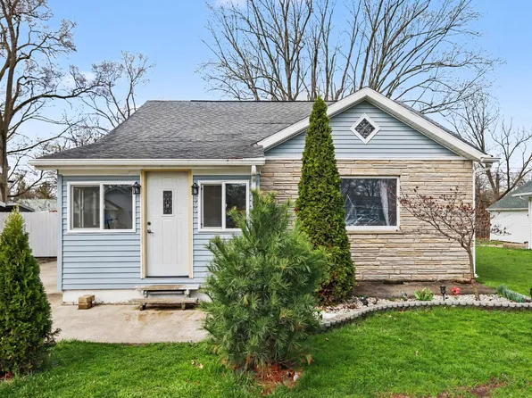 606 N 4th St, Sturgis, MI 49091