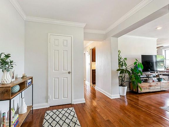 5th image of 1 Oakridge Pl APT 3D