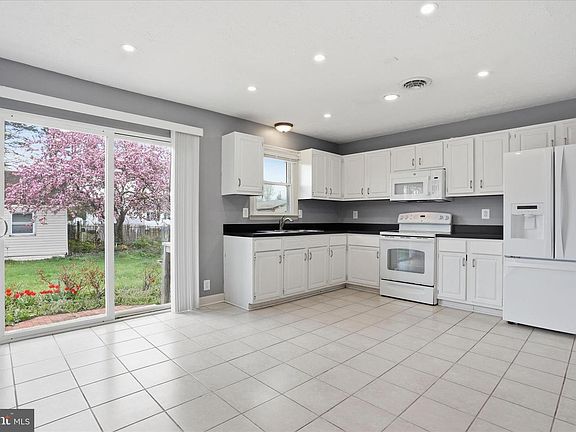 5th image of 105 Marl Dr