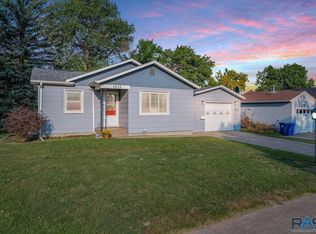 1013 S Tabbert Cir, Sioux Falls, SD 57103