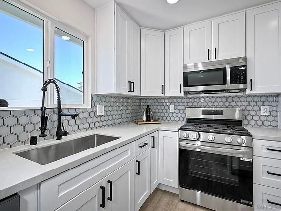 5th image of 560 11th St