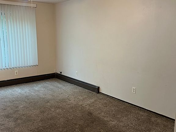 4th image of 840 E 275 N