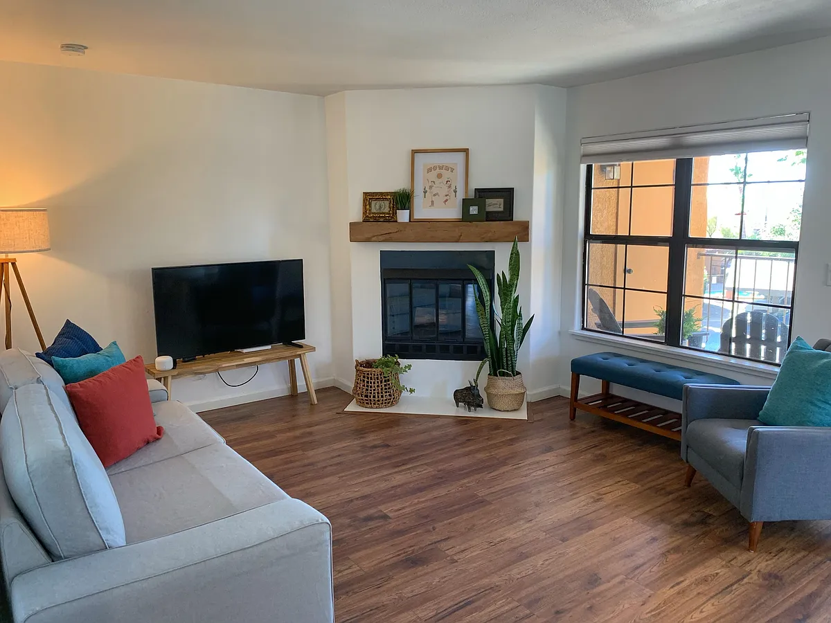Building Photo - 6651 N Campbell Ave #280