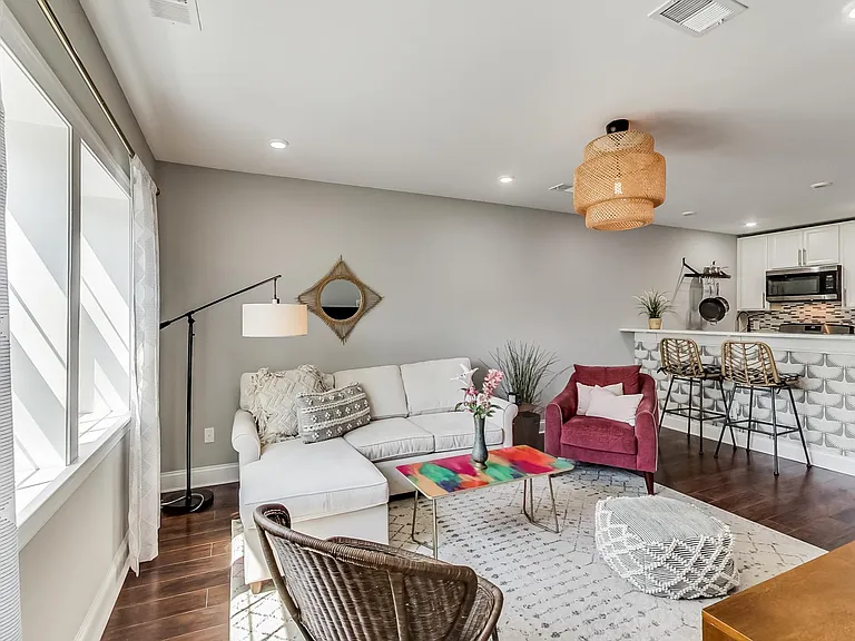 716 Jackson St NE #2 — Photo 9
