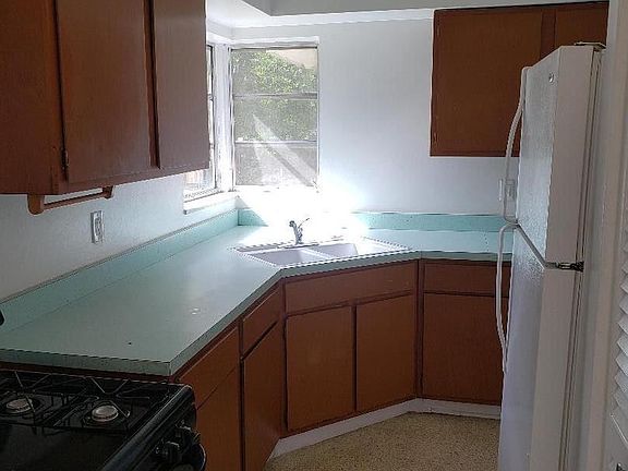 4th image of 1516 W Floyd Cir
