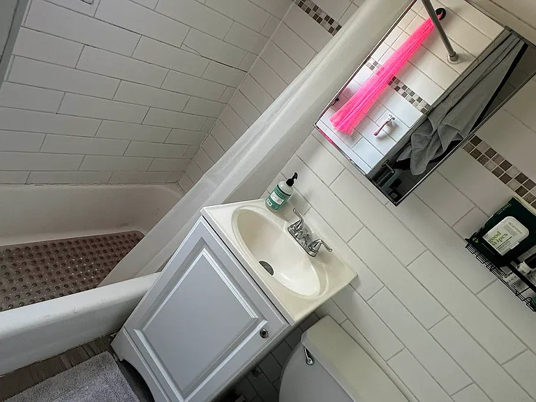 1134 Willoughby Ave #2L — Photo 12