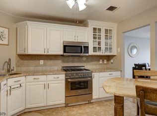 26 Drake Ln, Ledgewood, NJ 07852