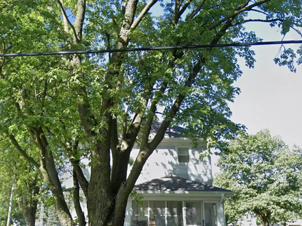 312 N Central St, Gilman, IL 60938