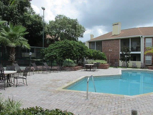 Meridian Apartments — Photo 2